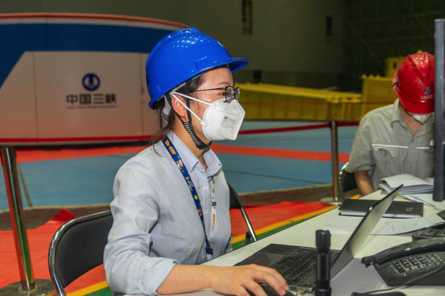 迎戰白鶴灘水電站七一前發電 上萬建設者端午節堅守崗位護航大國重器 迎戰白鶴灘水電站七一前發電 上萬建設者端午節堅守崗位護航大國重器